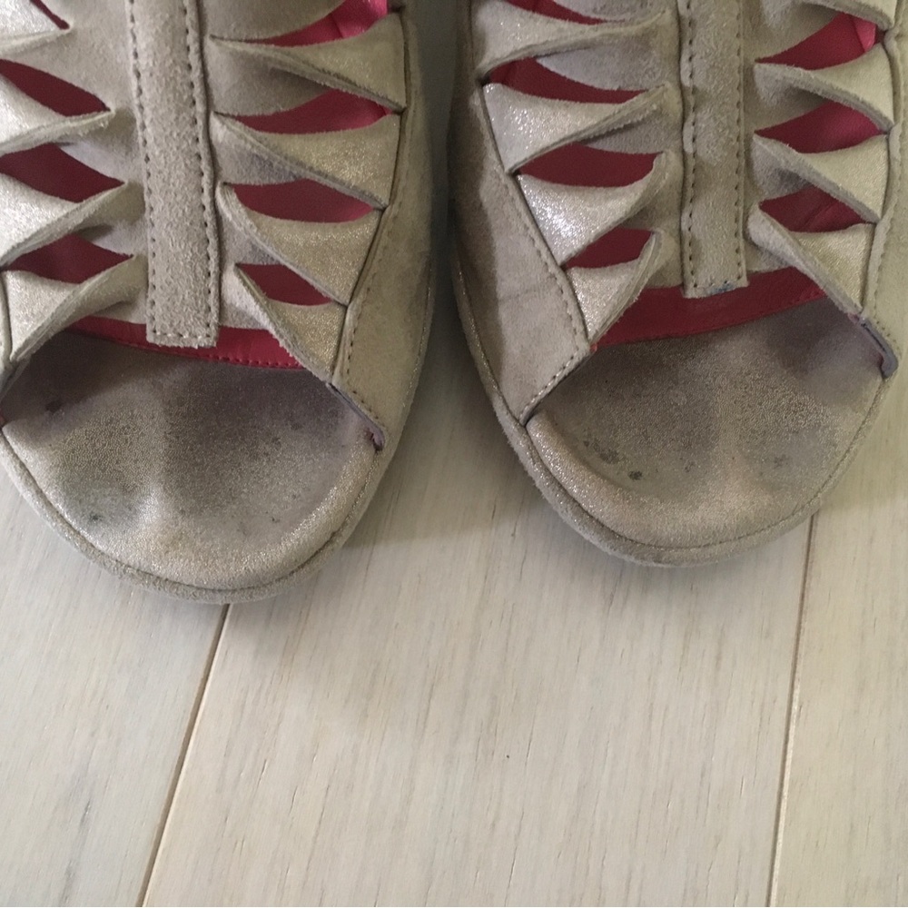 Pas de Rouge Suede Wedge - Picture 7 of 9